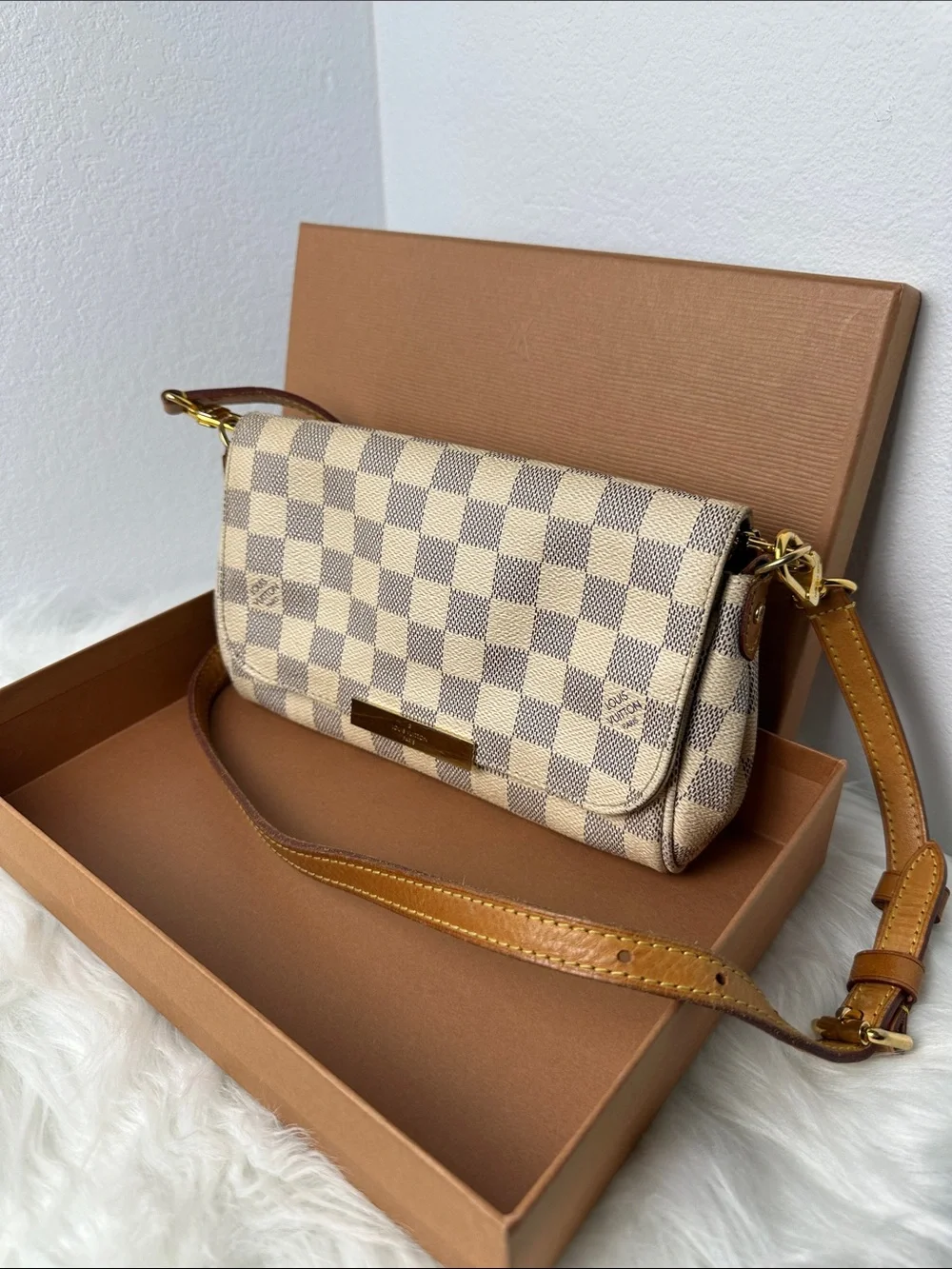 💯Authentic Louis Vuitton Damier Azur Favorite PM Crossbody Bag🍀